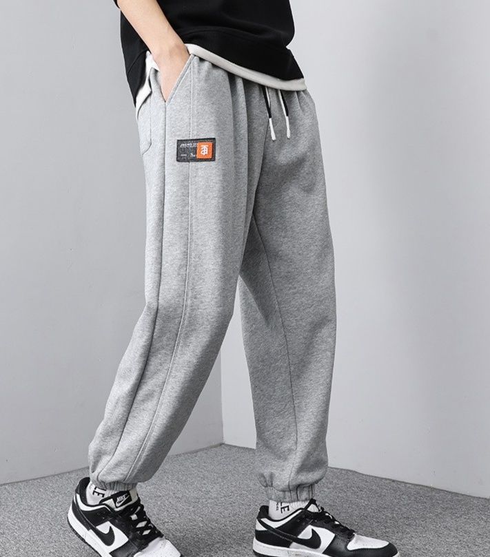 https://fulmo-img-server.com/graypants/1790168336340_2fk9xxog_4ijifffb.jpeg