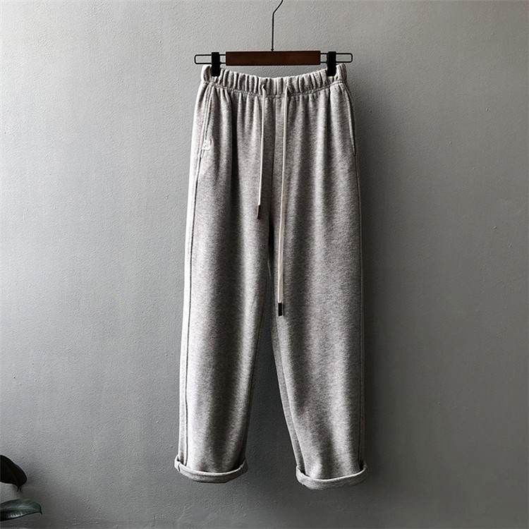 https://fulmo-img-server.com/graypants/1dc4befa-cd3f-4d9e-8932-30ebde4a6849.jpg