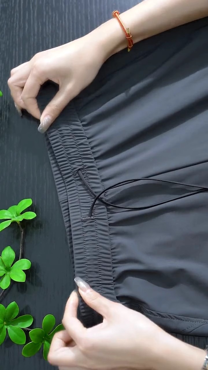 グレー パンツ すっきりシルエット美脚パンツ