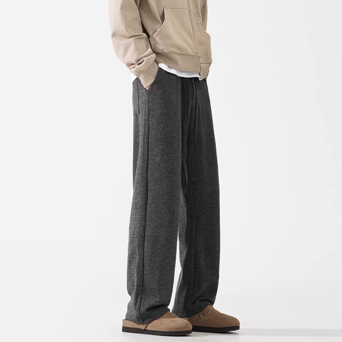 https://fulmo-img-server.com/graypants/3487b9f2-5d37-4fbf-8b0d-db1e06a5d335.jpg