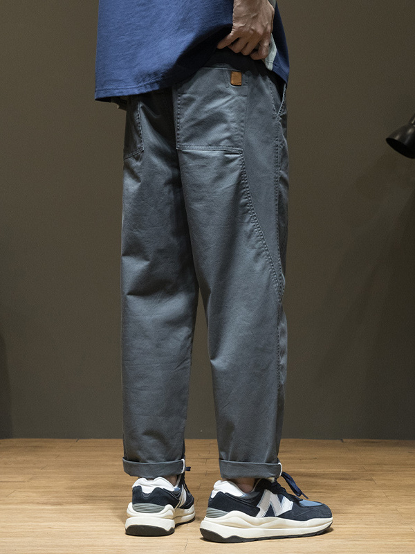 グレー パンツ ゆったりシルエット実用的カーゴパンツ