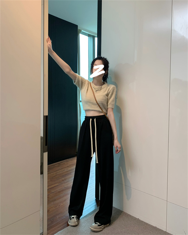 https://fulmo-img-server.com/graypants/d25ce8c6-3c46-4607-a2b1-dbef469d4d1f.jpg