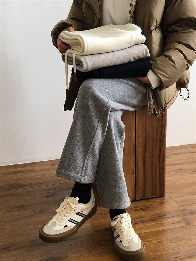 https://fulmo-img-server.com/graypants/dae08acc-6f58-42bb-8566-64dd81721652.jpg