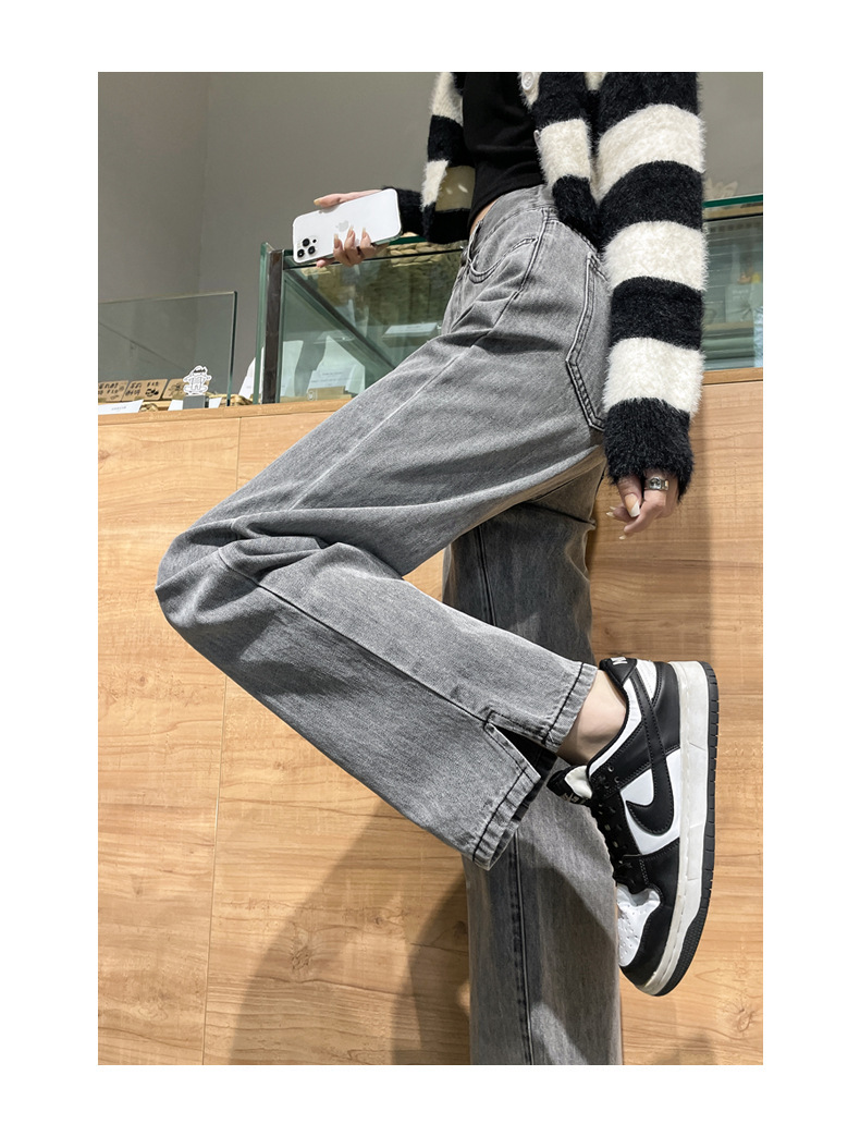 グレー パンツ ゆったりストレートデニム
