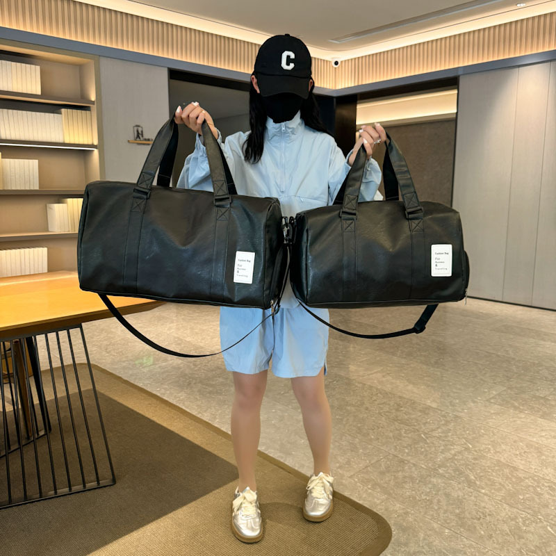 スポーツ・トレーニング 合成皮革製シンプルボストン型ジムバッグ