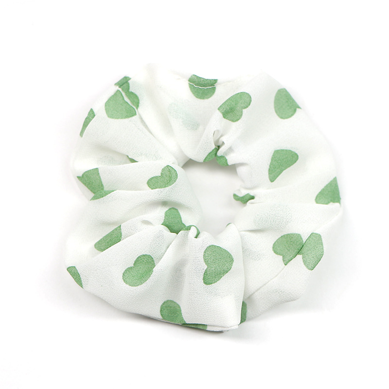 ヘアアクセサリー ハート柄プリント生地のふんわりシュシュ