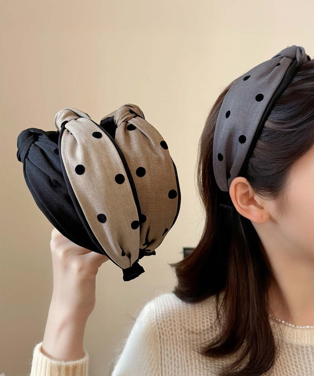 ヘアアクセサリー ドット柄ねじりワイドカチューシャ小顔効果