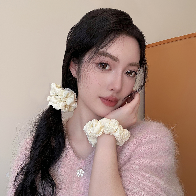 ヘアアクセサリー シルエットふわり 艶やかシュシュ
