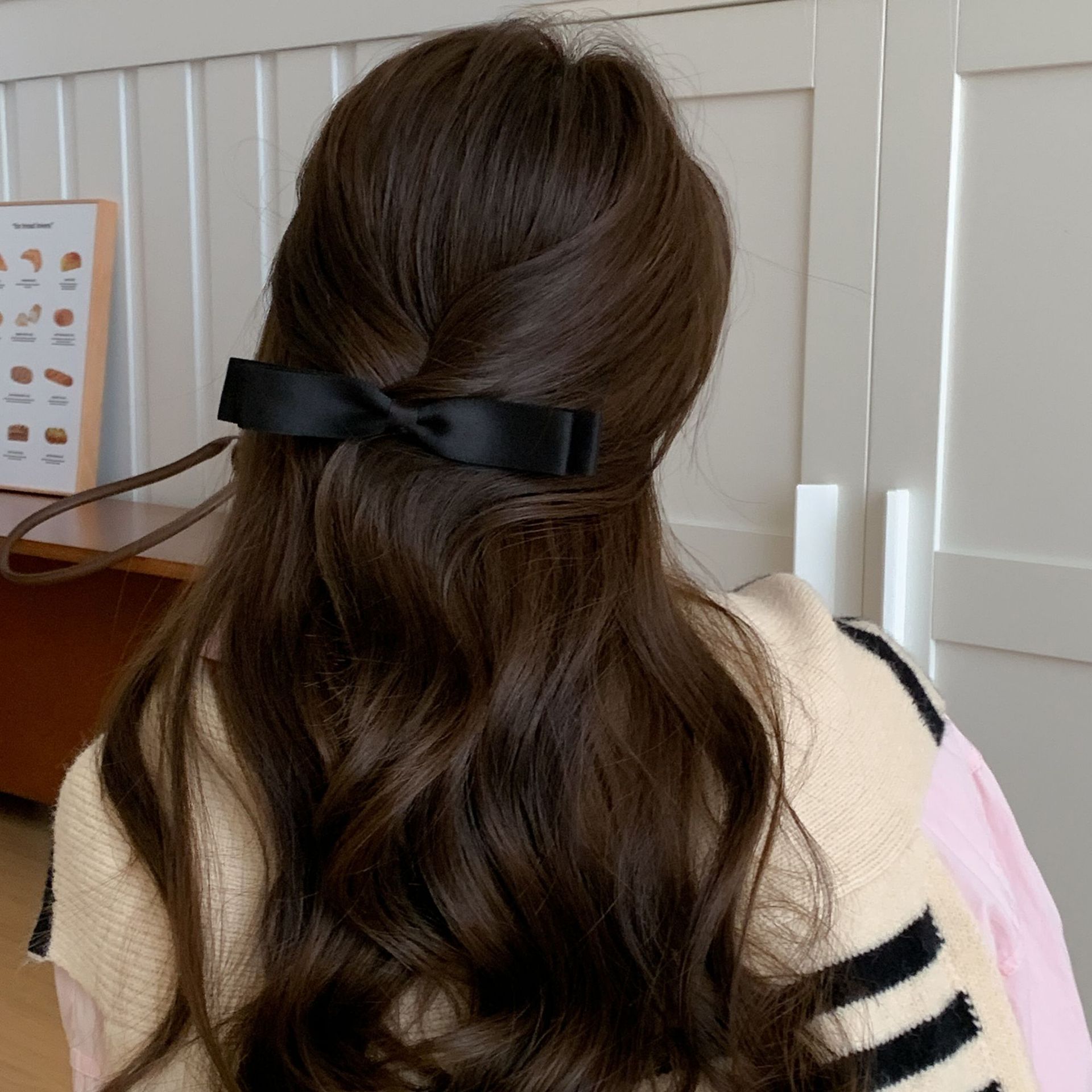 ヘアアクセサリー 上品リボンバレッタ大人可愛いサテン調
