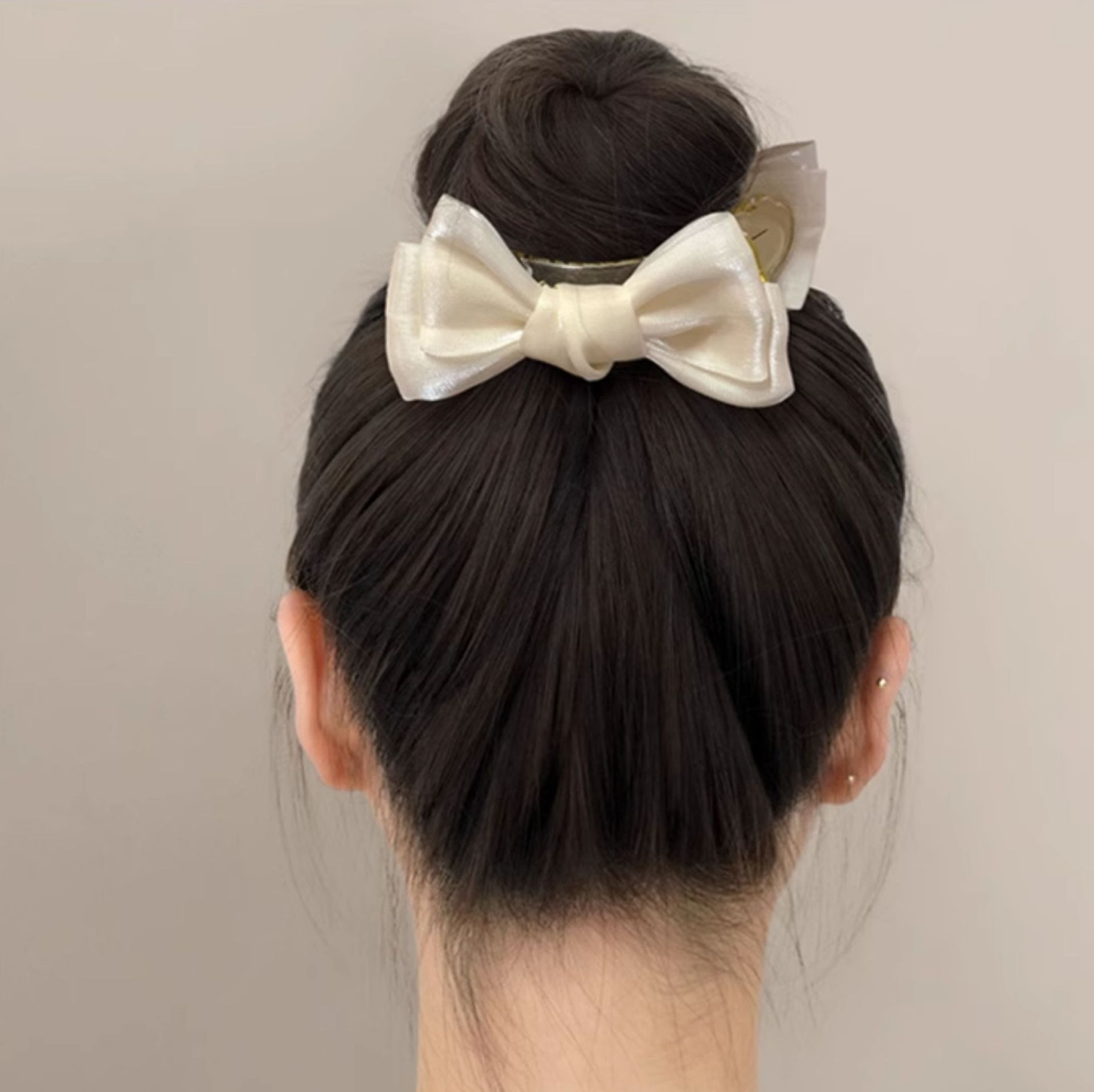 ヘアアクセサリー 優雅リボン丸留めバレッタ