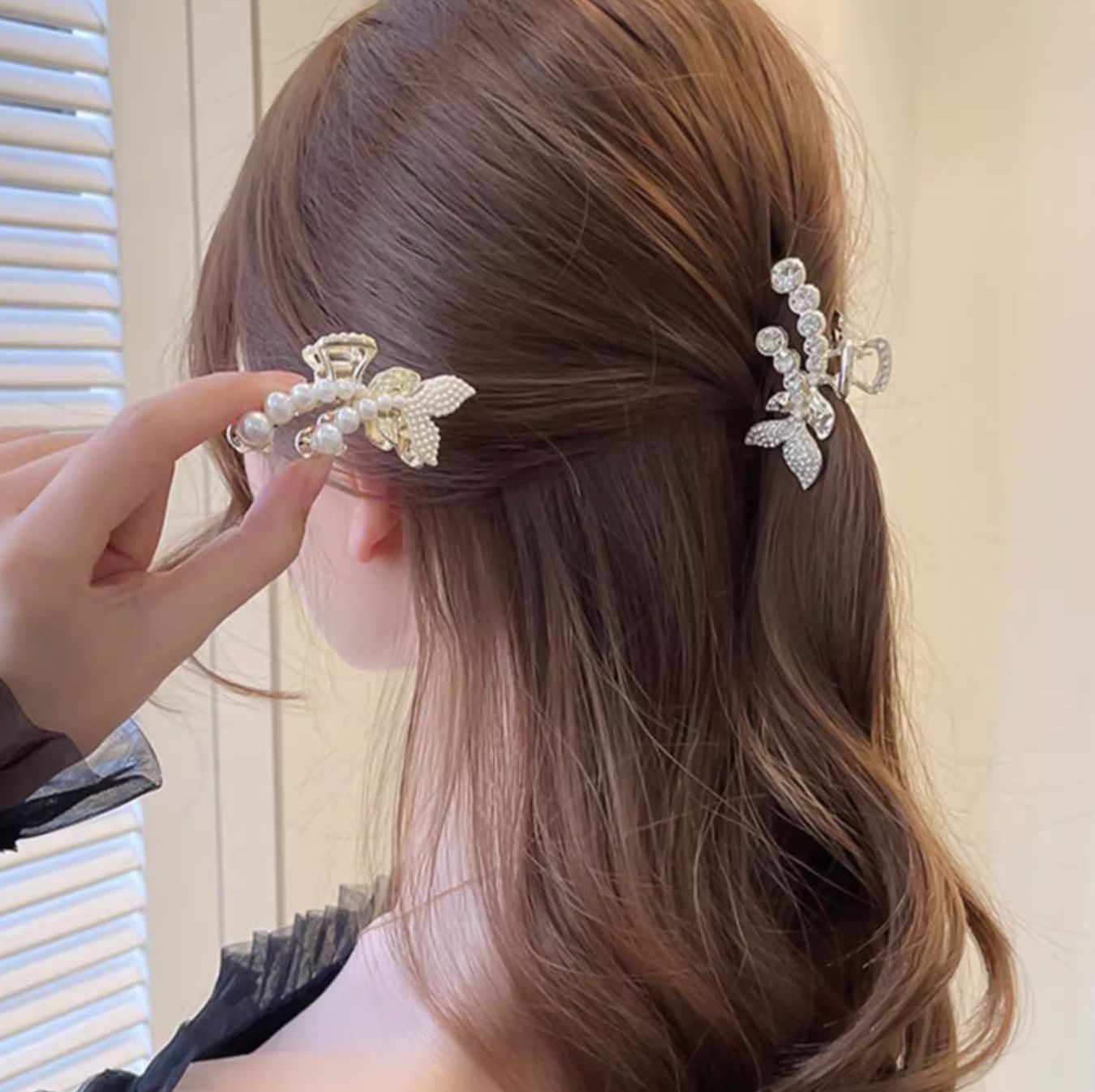 ヘアアクセサリー 輝きの蝶々 クリスタルバレッタ