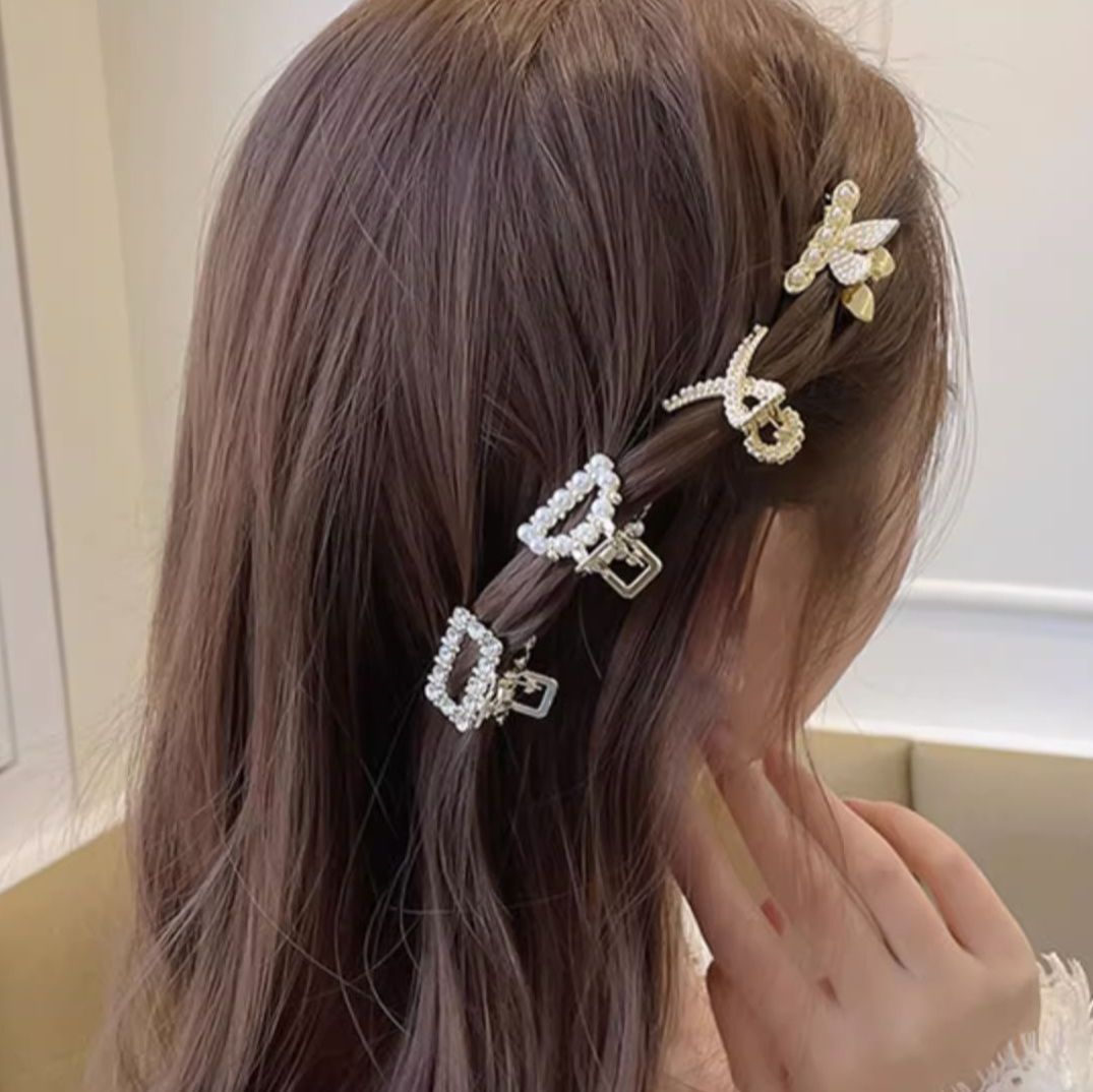 ヘアアクセサリー 輝きの蝶々 クリスタルバレッタ