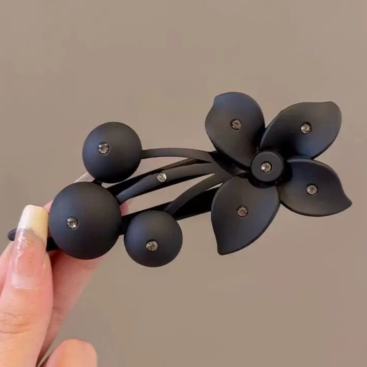 ヘアアクセサリー 花蕾キラめきバレッタ