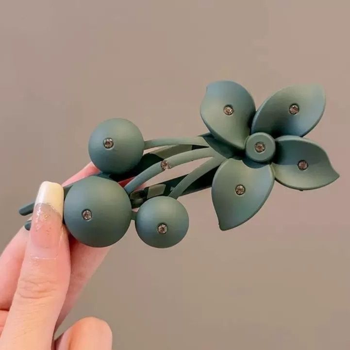 ヘアアクセサリー 花蕾キラめきバレッタ