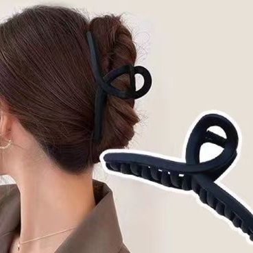 ヘアアクセサリー うねり型マットバレッタ