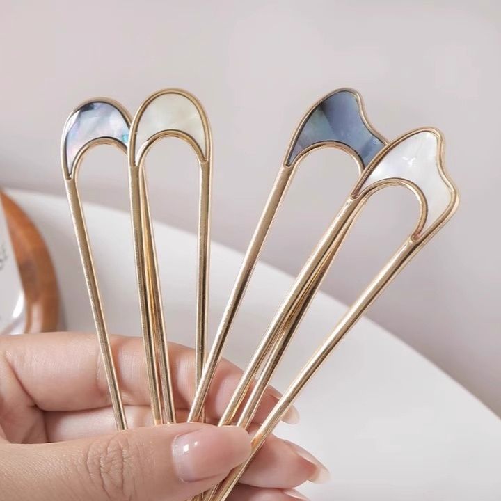 ヘアアクセサリー 月の三日月モチーフ メタル製ヘアスティック