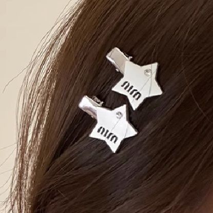 ヘアアクセサリー 星型モチーフきらめきストーンバレッタ