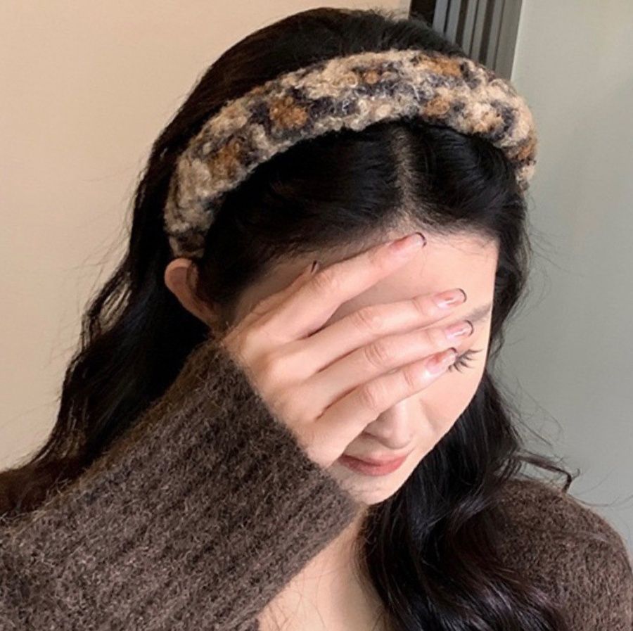 ふわふわ豹柄カチューシャ 秋冬ヘアアクセサリー