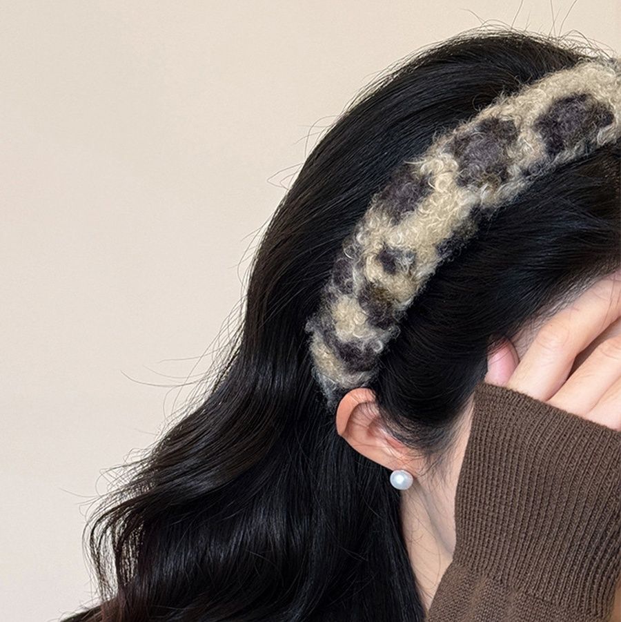 ふわふわ豹柄カチューシャ 秋冬ヘアアクセサリー