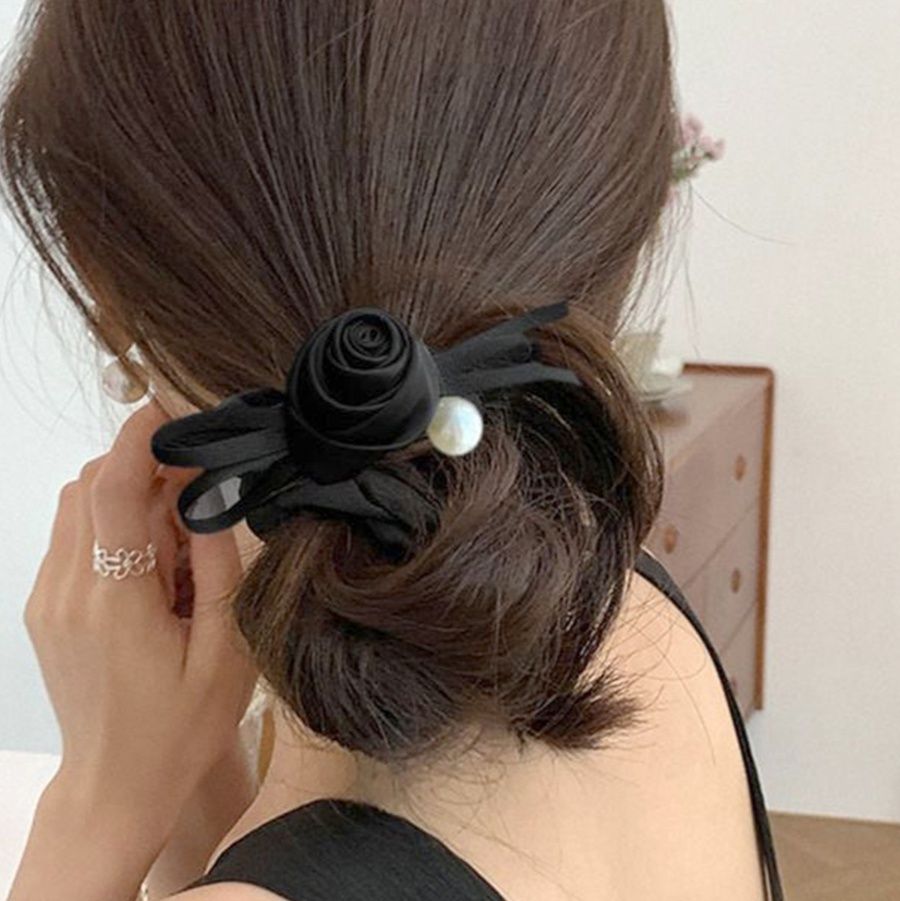 ヘアアクセサリー 薔薇モチーフ サテンシュシュ パール付きヘアゴム