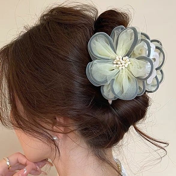 ヘアアクセサリー 透け感フラワーモチーフパールビジューバレッタ
