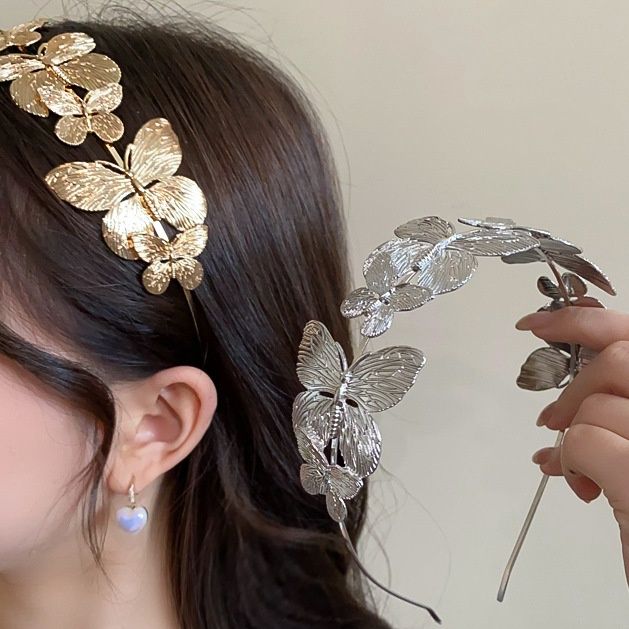 ヘアアクセサリー 立体的な蝶々モチーフの華やかカチューシャ