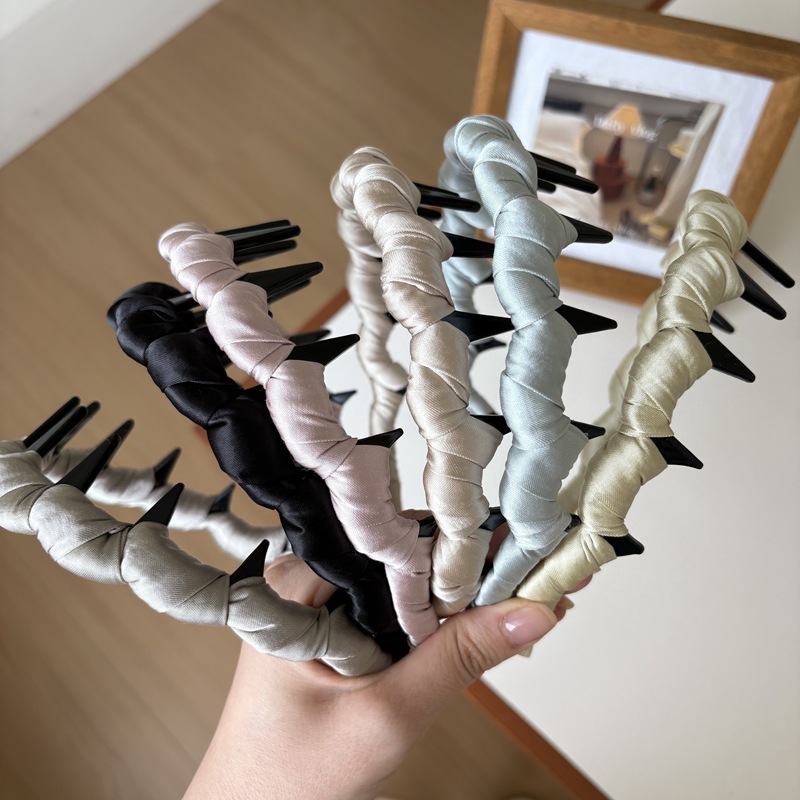 ヘアアクセサリー 三つ編みデザイン布巻きカチューシャ