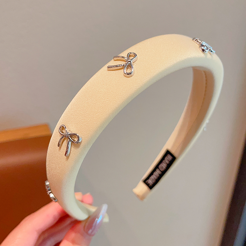 ヘアアクセサリー リボンモチーフ ふんわりカチューシャ