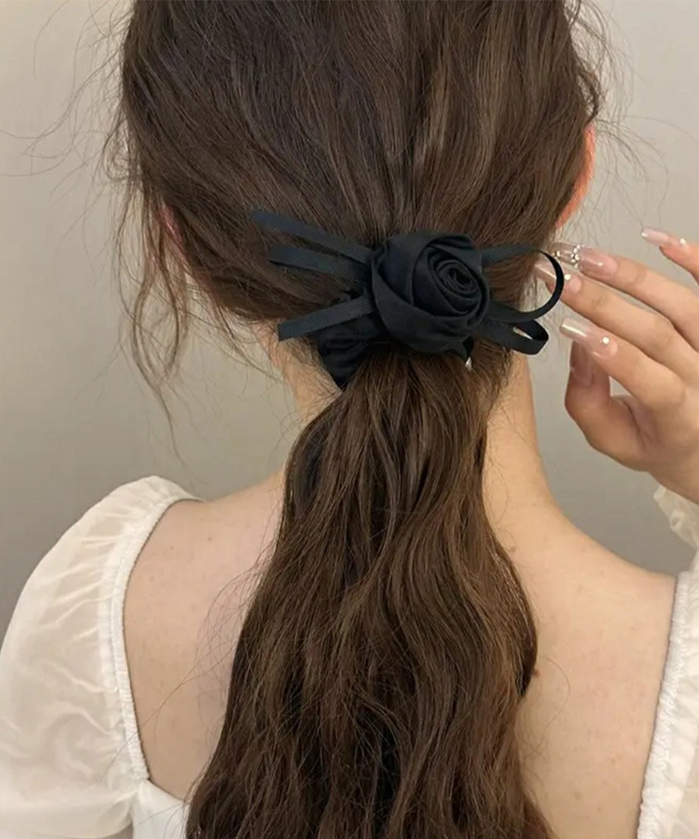 ヘアアクセサリー 薔薇モチーフ サテンシュシュ パール付きヘアゴム