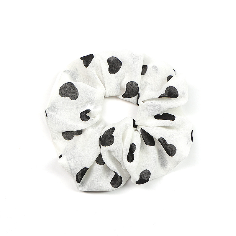 ヘアアクセサリー ハート柄プリント生地のふんわりシュシュ