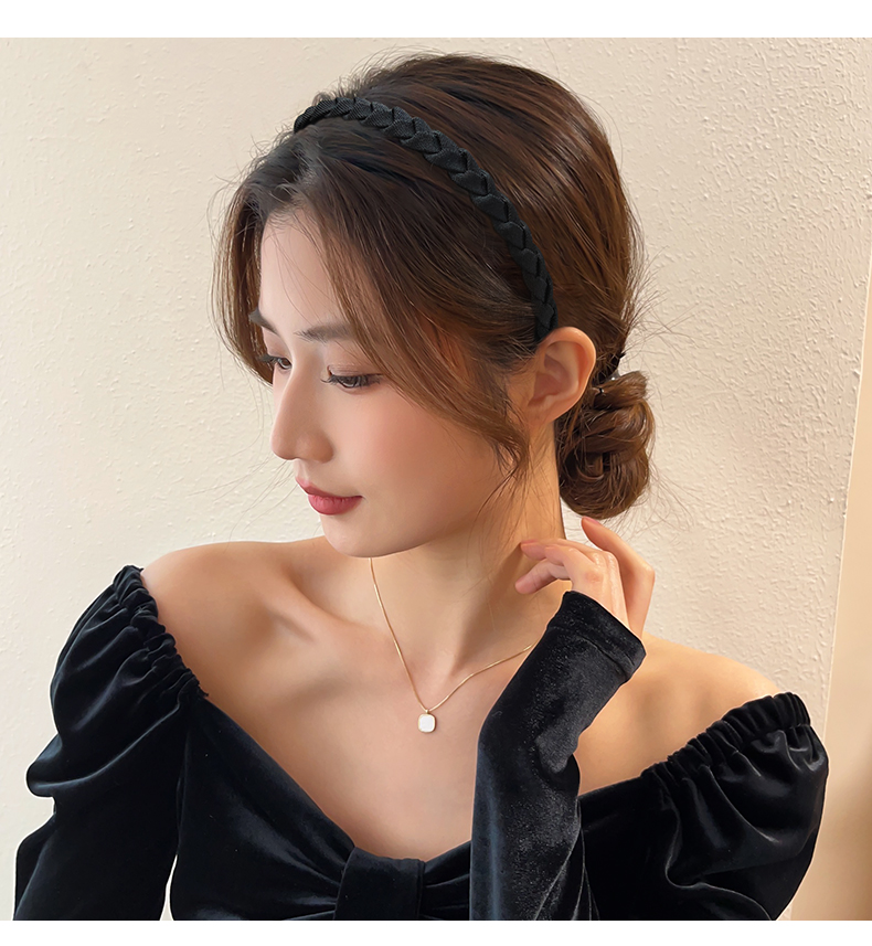 ヘアアクセサリー 編み込みデザインカチューシャ