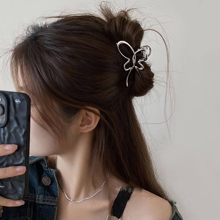 ヘアアクセサリー メタリック蝶々バレッタ