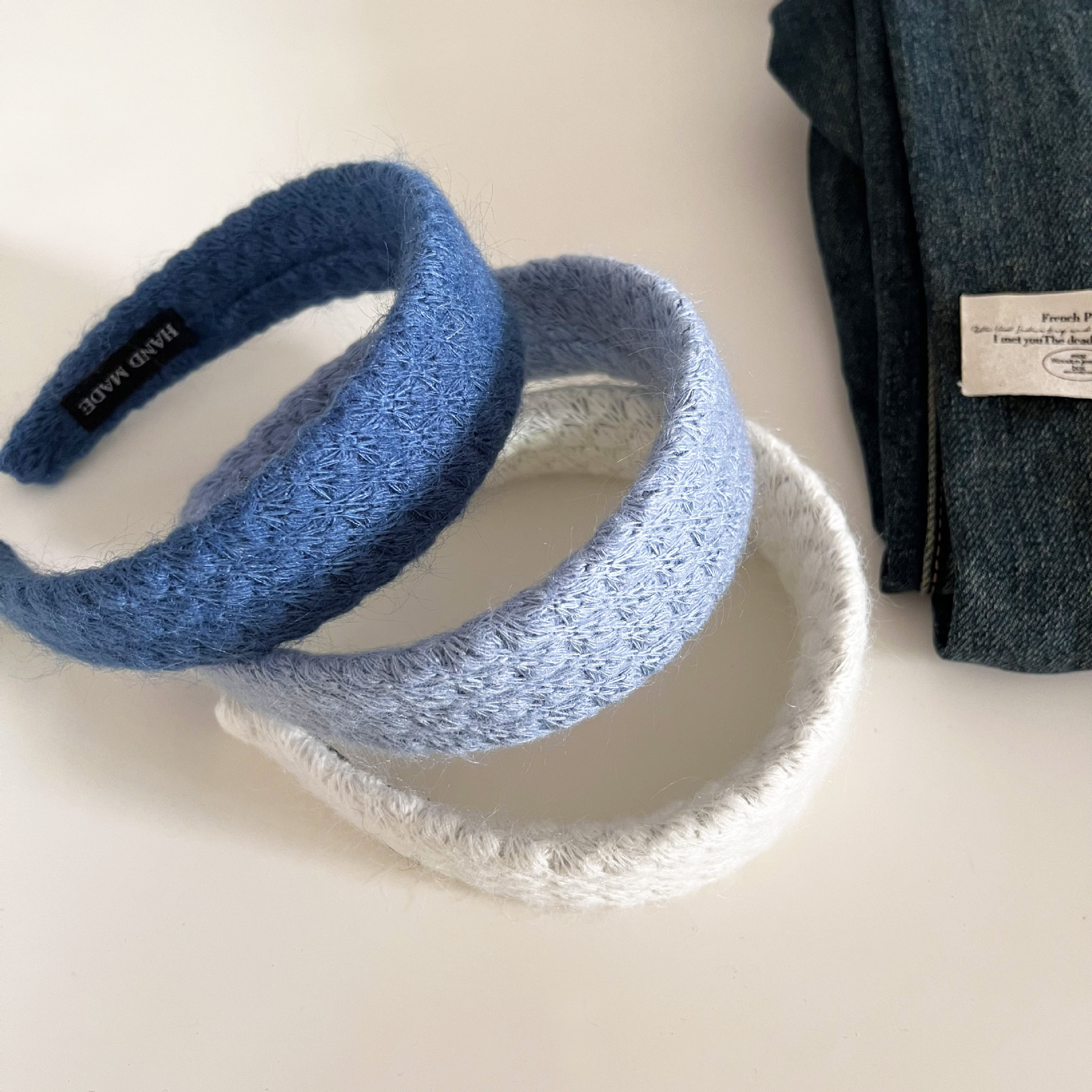 ヘアアクセサリー ふわふわファー素材の太めカチューシャ