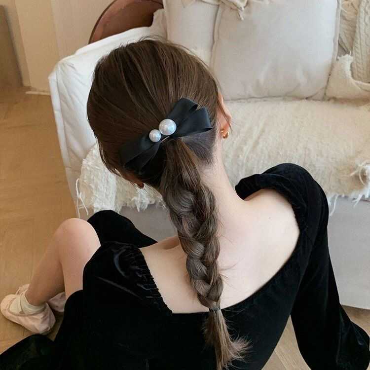 ヘアアクセサリー 真珠リボンの上品バレッタ