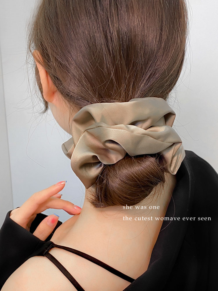 ヘアアクセサリー 絹のような光沢シュシュ