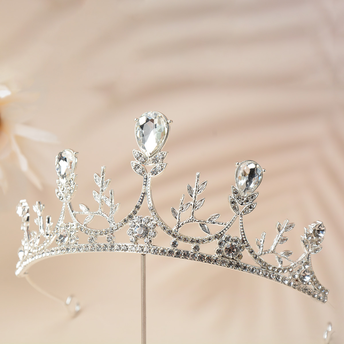 ヘアアクセサリー 王冠風ティアラカチューシャ