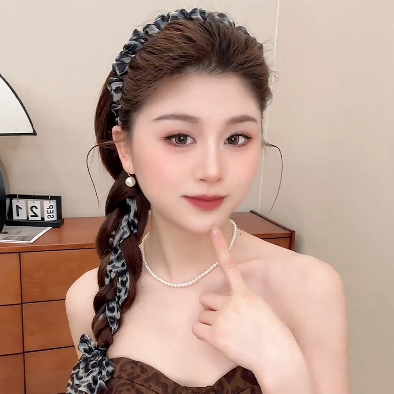 ヘアアクセサリー 編み込みリボンカチューシャ