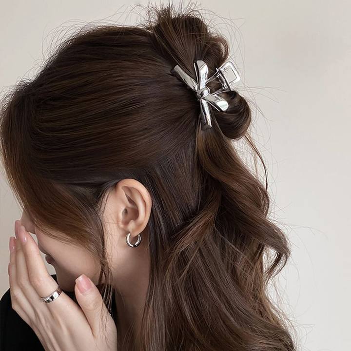 ヘアアクセサリー メタリック蝶々バレッタ