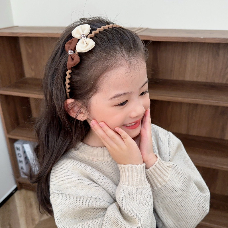 ヘアアクセサリー お花とリスのゆらゆらカチューシャ