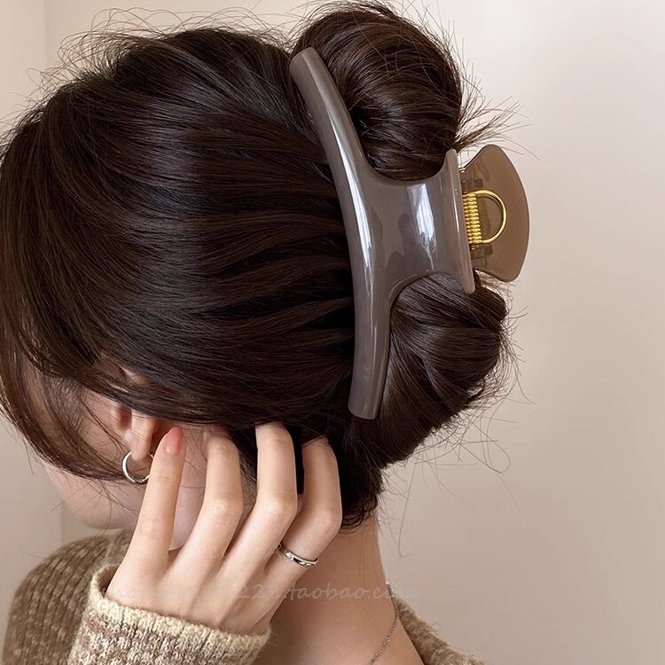 ヘアアクセサリー 大きめサイズの上品なつや感バンスクリップ