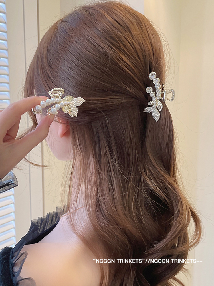 ヘアアクセサリー 輝きの蝶々 クリスタルバレッタ