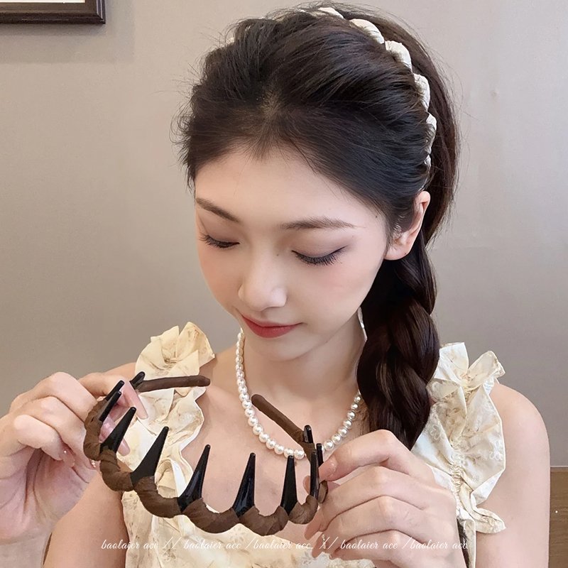ヘアアクセサリー ねじれシルエット クラシックカチューシャ