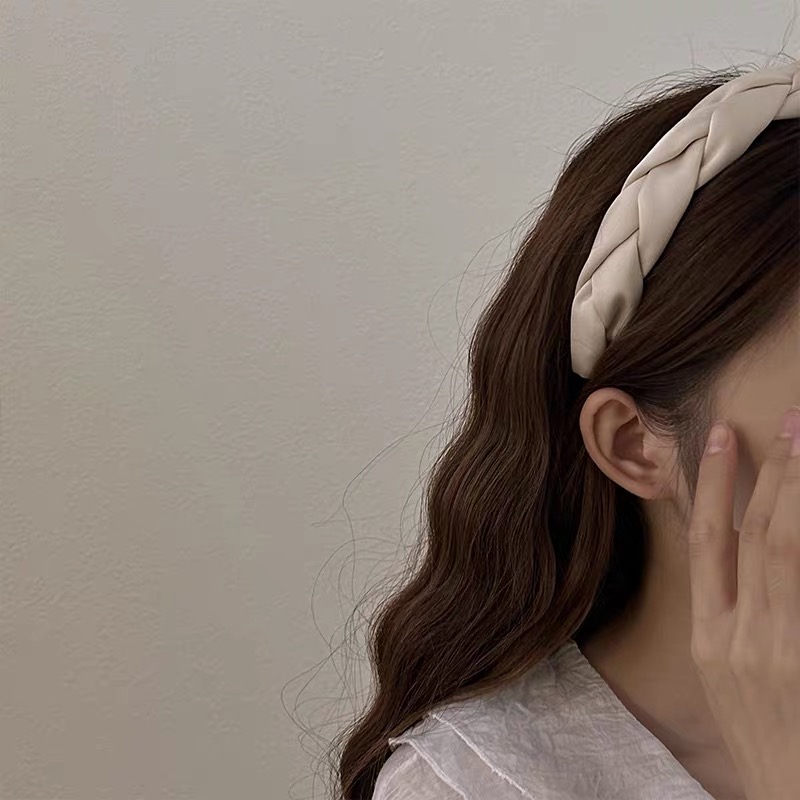 ヘアアクセサリー 編み込みサテンカチューシャ