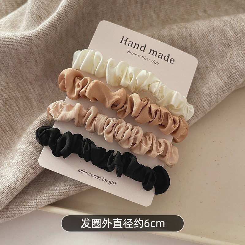 ヘアアクセサリー 絹のようなうるおいシュシュ