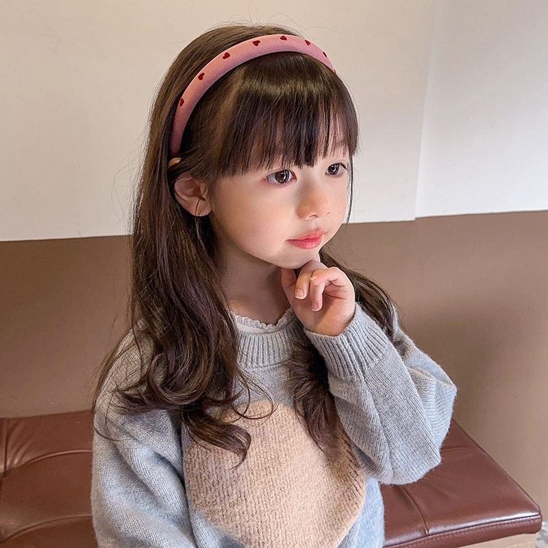 ヘアアクセサリー ハート刺繍の細身カチューシャ