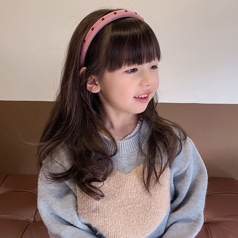 ヘアアクセサリー ハート刺繍の細身カチューシャ