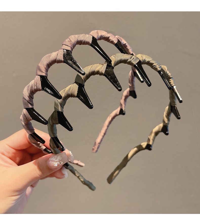 ヘアアクセサリー ねじり編み込み風カチューシャ