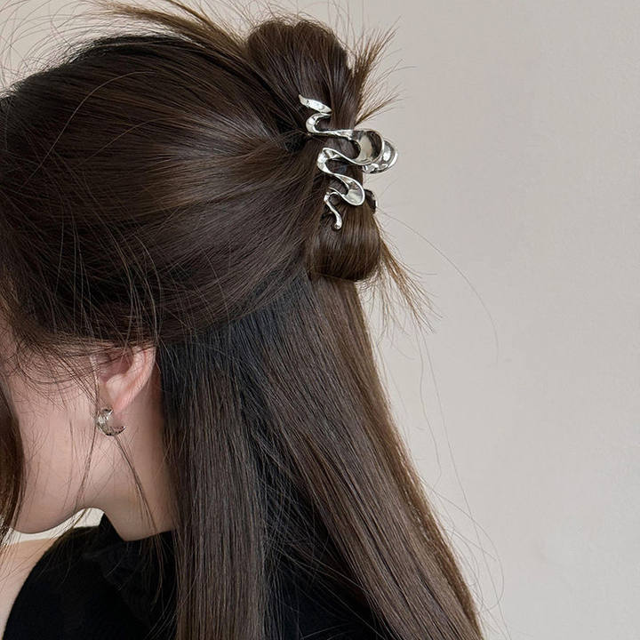 ヘアアクセサリー メタリック蝶々バレッタ