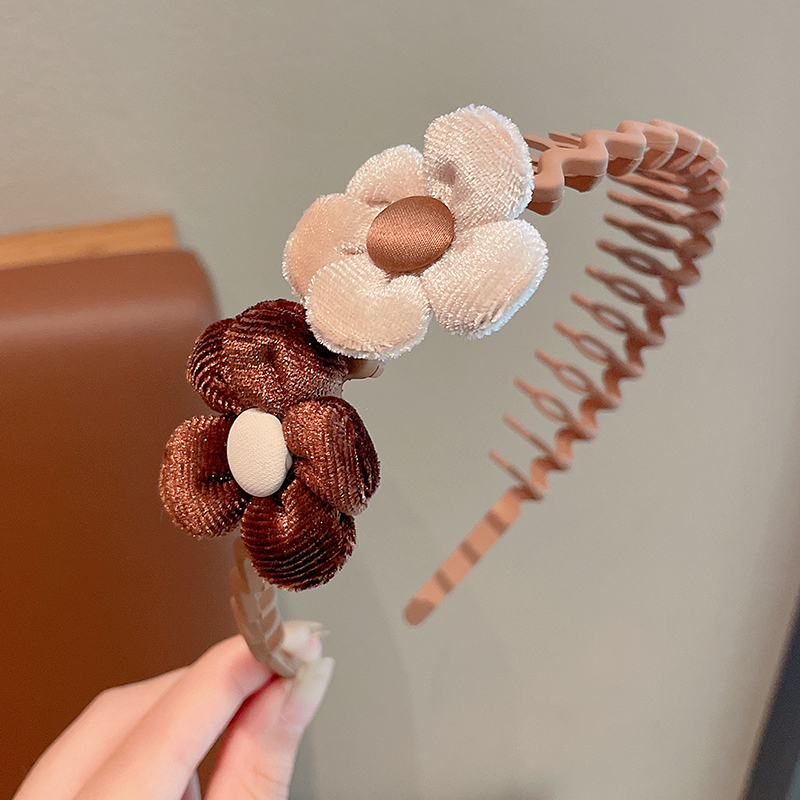 ヘアアクセサリー お花とリスのゆらゆらカチューシャ
