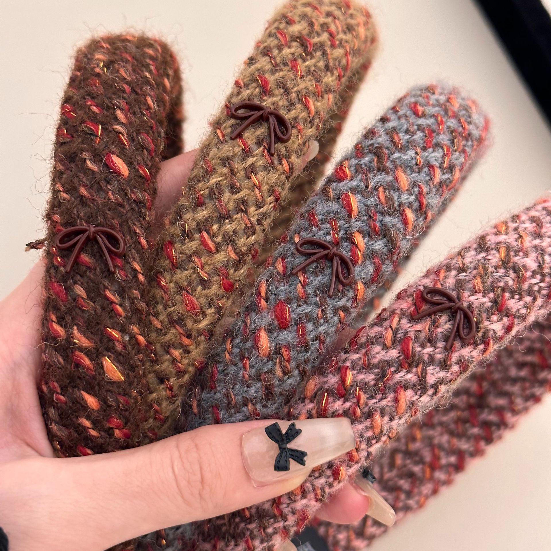 ヘアアクセサリー ふんわりツイード編み込みリボン付きカチューシャ